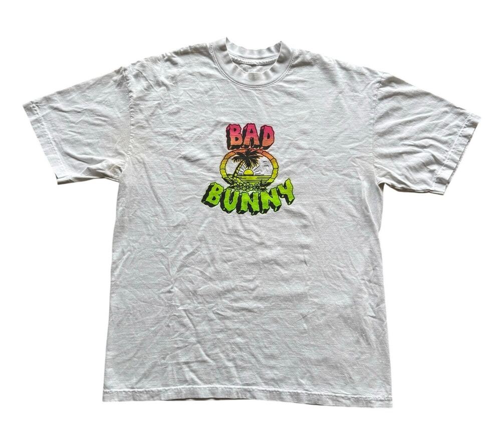 Bad Bunny Worlds Hottest Tour 2022 Merch Tee Size Medium Un Verano Sin Ti